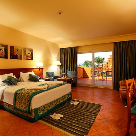 Charmillion Club Aquapark 호텔 샤름 엘 셰이크 외부 사진 A room at the Hilton Sharm El Sheikh
