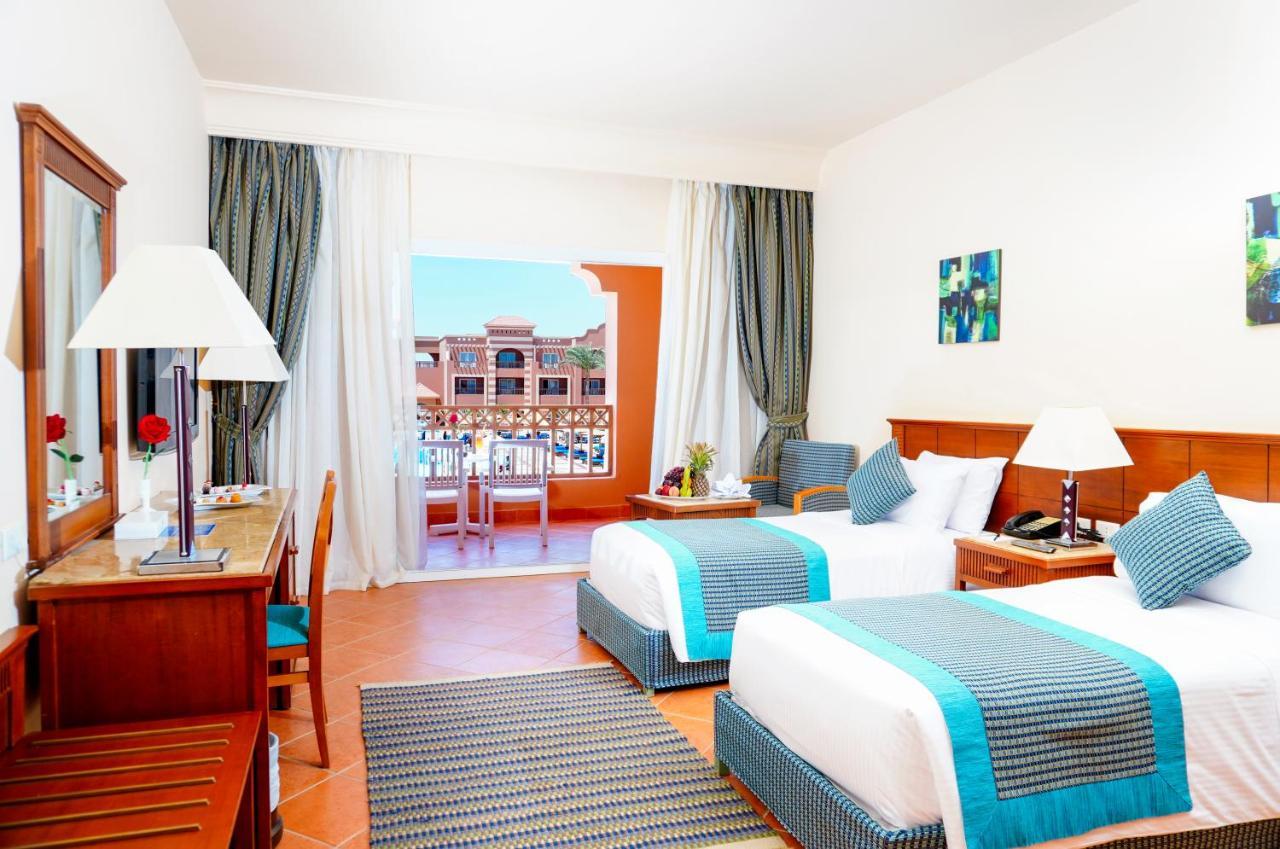 Charmillion Club Aquapark 호텔 샤름 엘 셰이크 외부 사진 A room at the hotel
