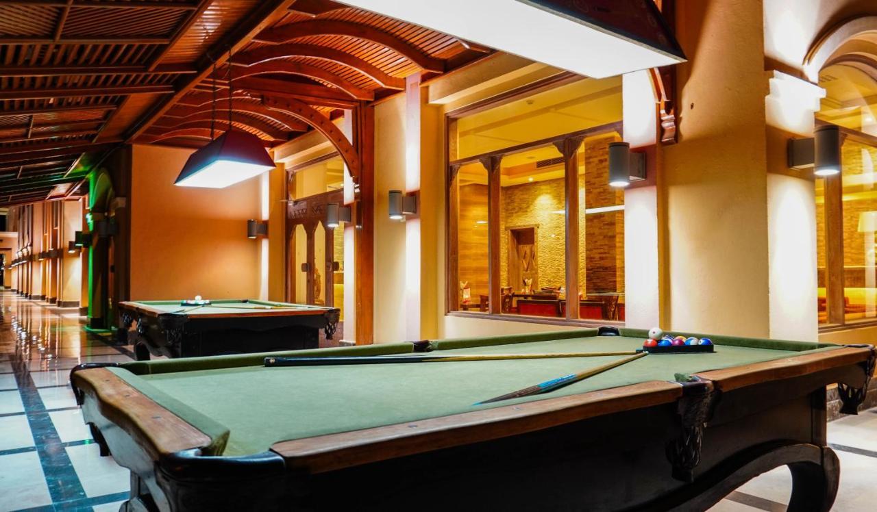 Charmillion Club Aquapark 호텔 샤름 엘 셰이크 외부 사진 The pool table at the hotel