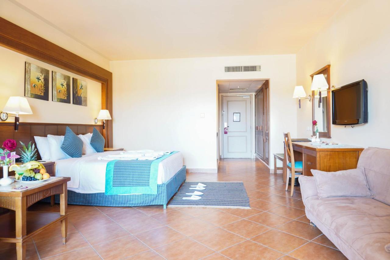 Charmillion Club Aquapark 호텔 샤름 엘 셰이크 외부 사진 A room at the Hilton Sharm El Sheikh
