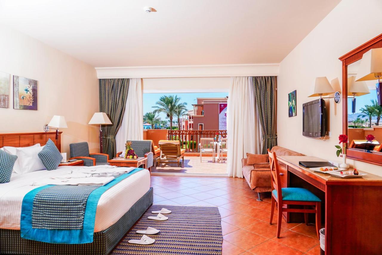 Charmillion Club Aquapark 호텔 샤름 엘 셰이크 객실 사진 A room at the Hilton Sharm El Sheikh