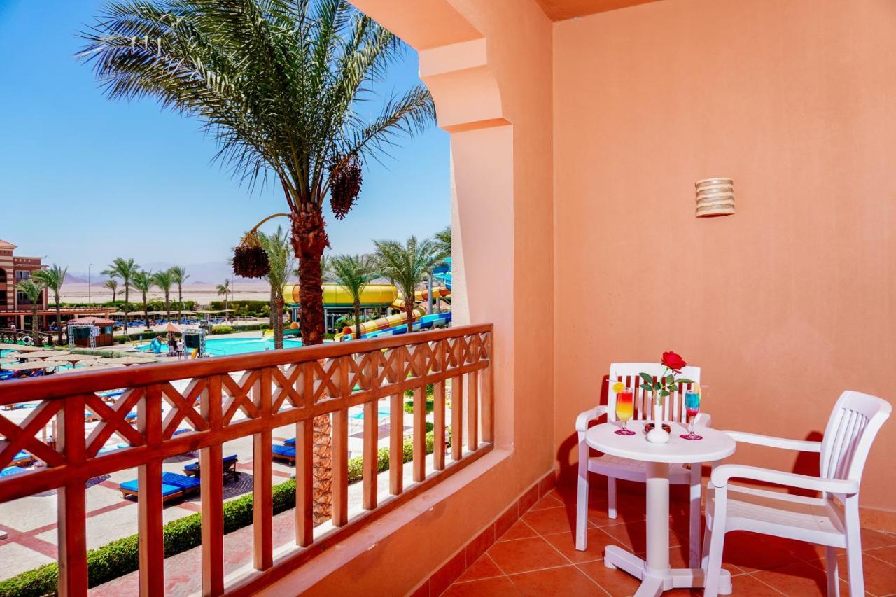Charmillion Club Aquapark 호텔 샤름 엘 셰이크 외부 사진 A balcony