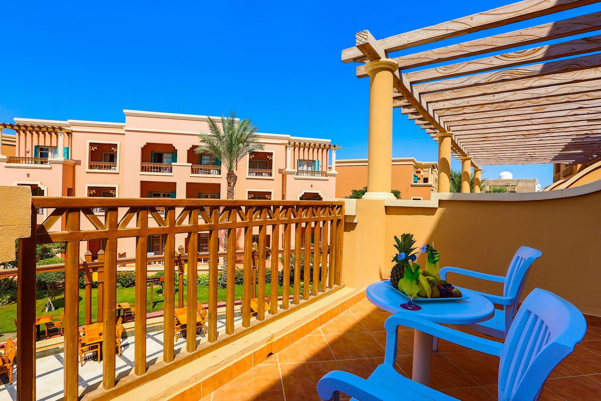 Charmillion Club Aquapark 호텔 샤름 엘 셰이크 외부 사진 Balcony of a villa