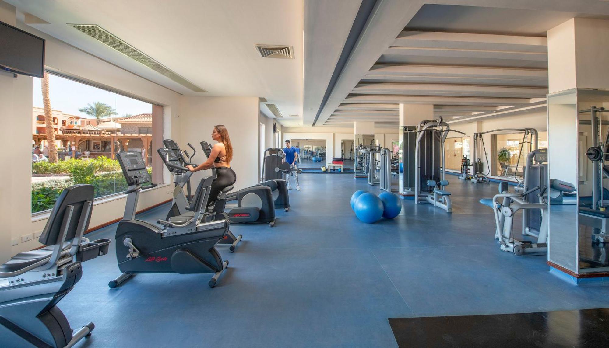 Charmillion Club Aquapark 호텔 샤름 엘 셰이크 외부 사진 The gym at the hotel